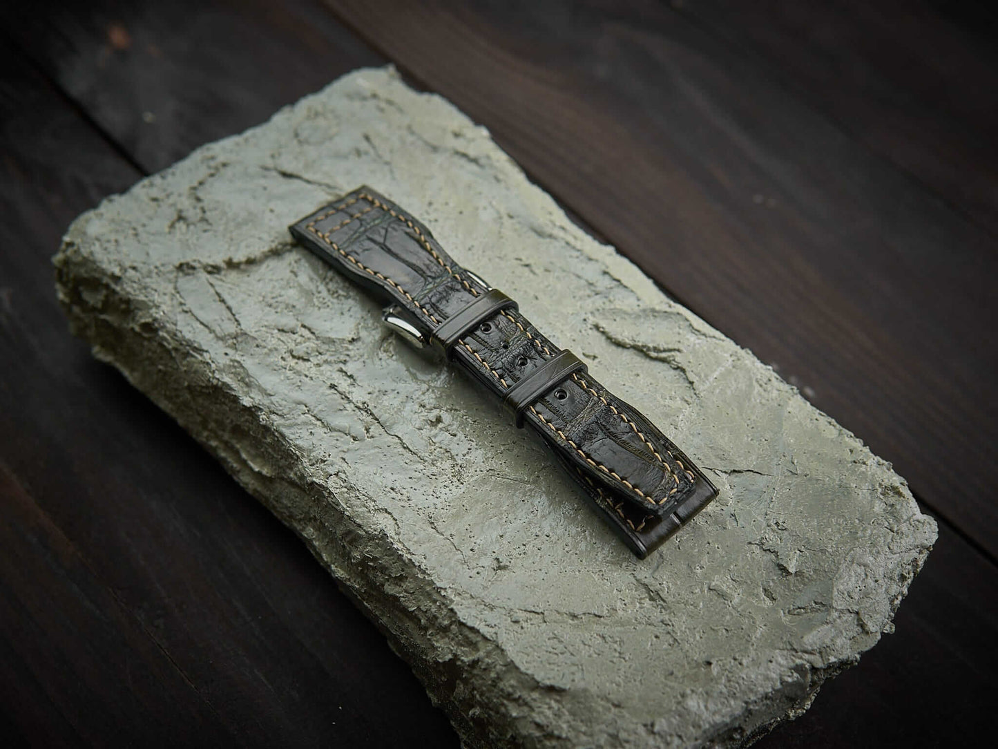 Olive green alligator leather pilot strap. Customizable IWC strap.-2 Moons Leather