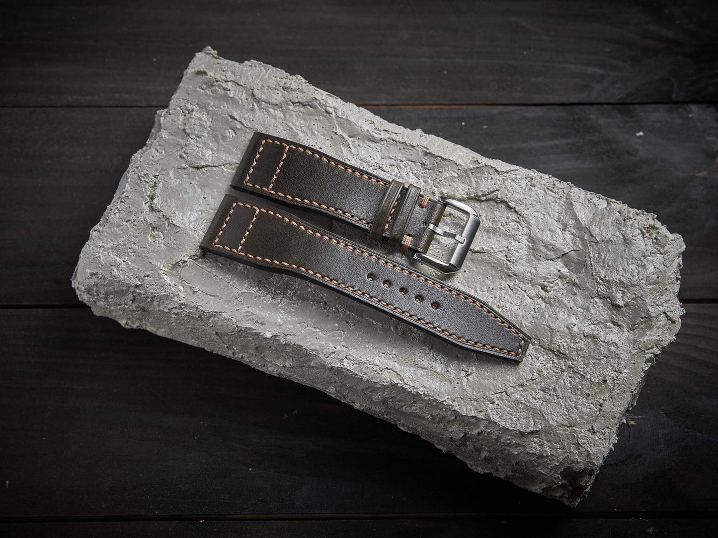 Olive veg tan leather pilot strap. Customizable IWC strap.-2 Moons Leather