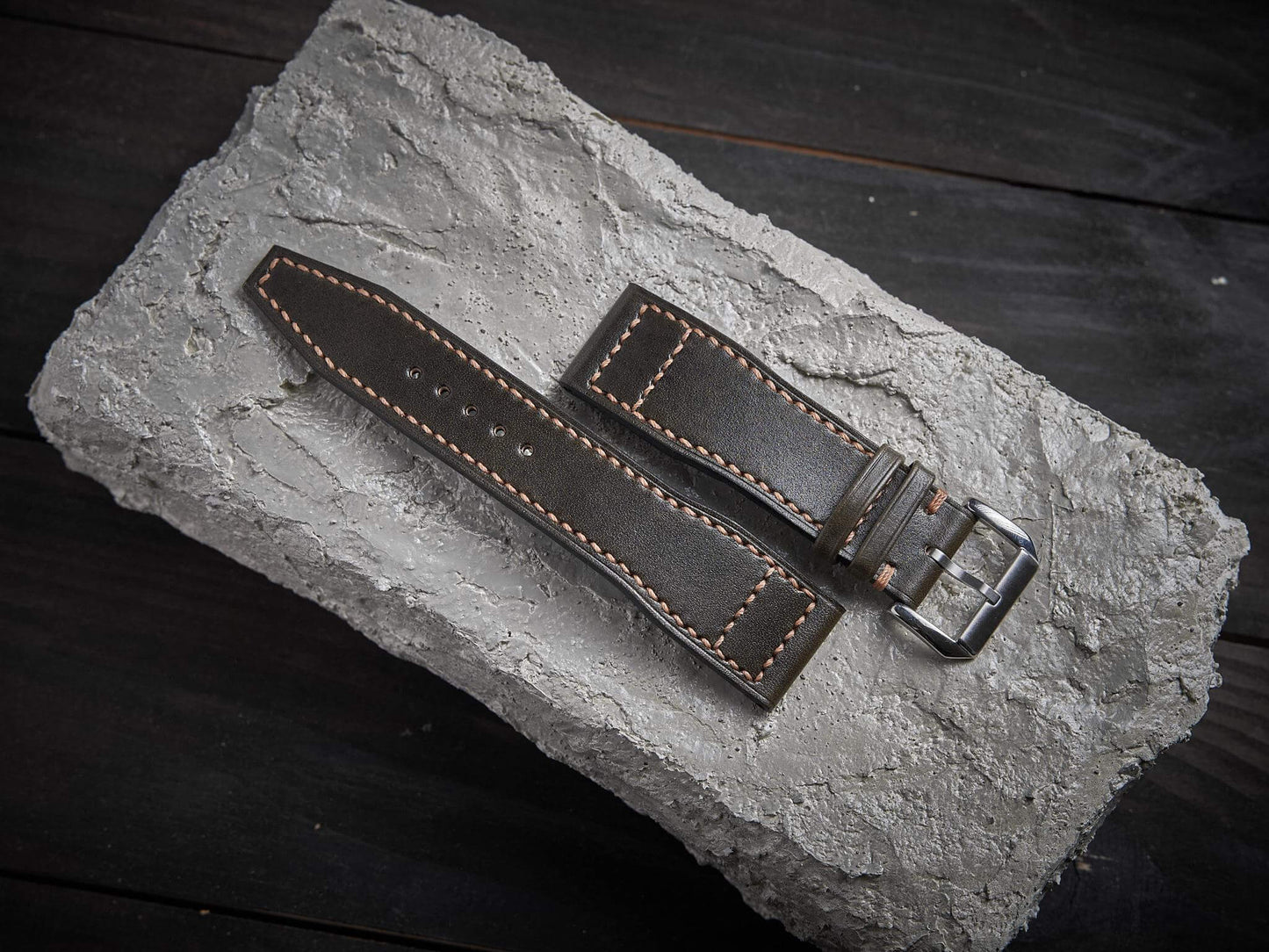 Olive veg tan leather pilot strap. Customizable IWC strap.-2 Moons Leather