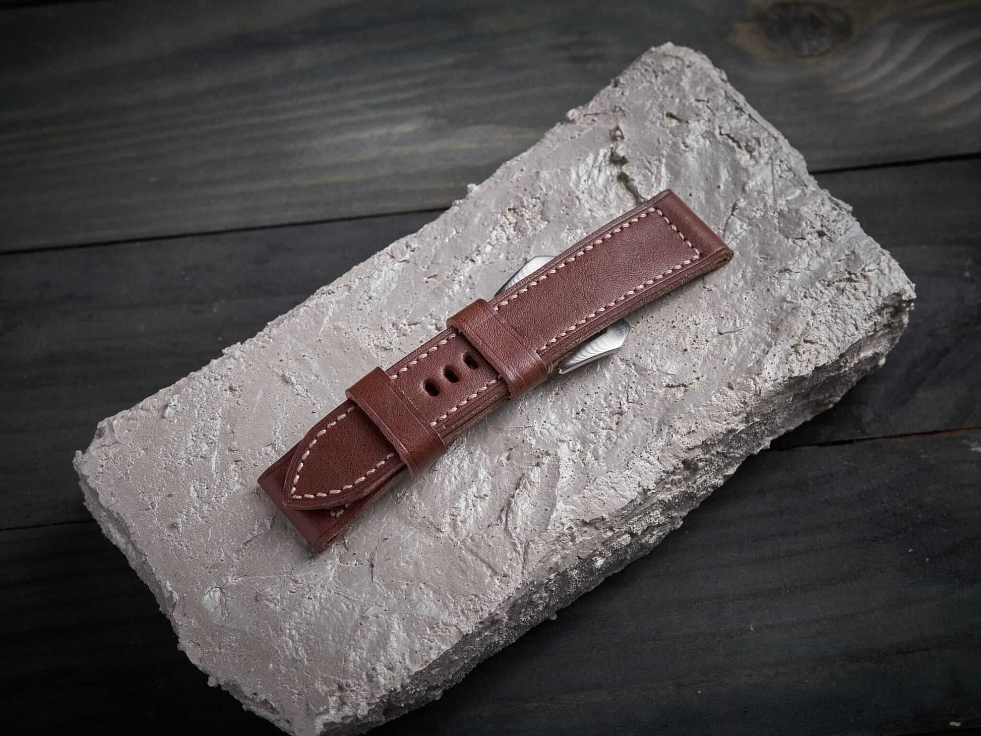 Brown vachetta leather Panerai strap. Customizable size and details.-2 Moons Leather