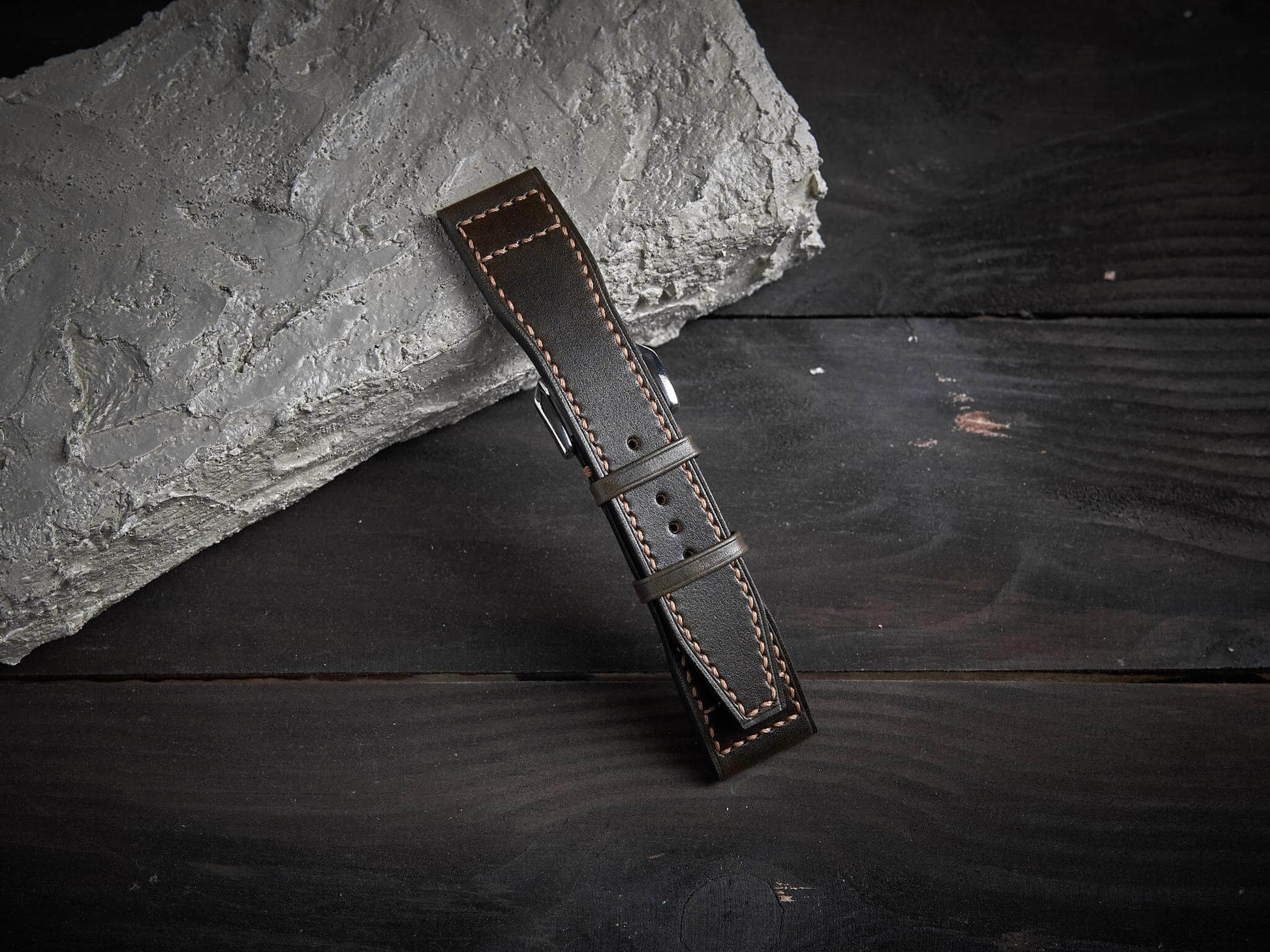 Olive veg tan leather pilot strap. Customizable IWC strap.-2 Moons Leather