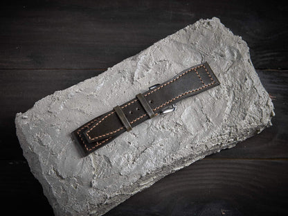 Olive veg tan leather pilot strap. Customizable IWC strap.-2 Moons Leather