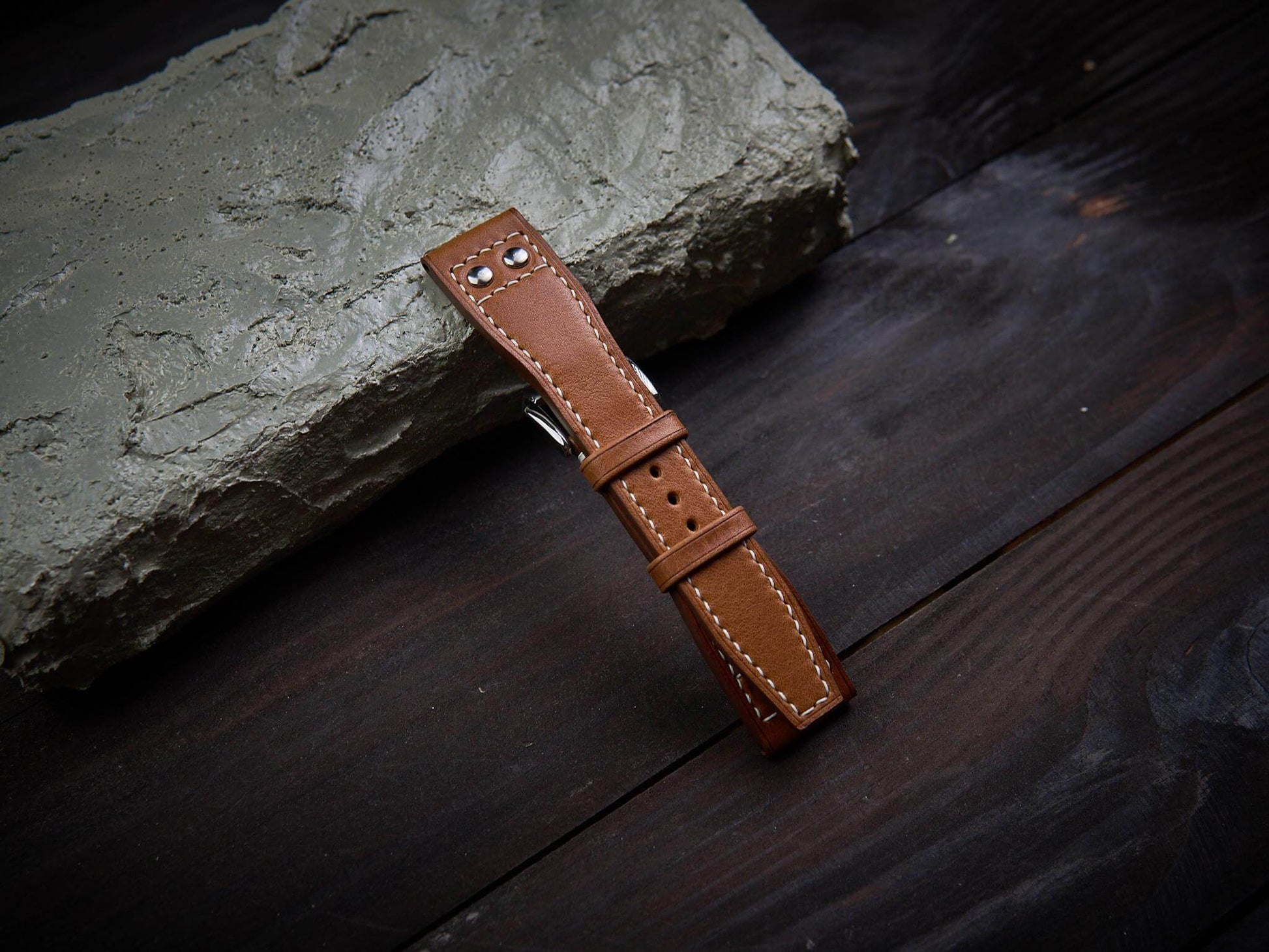 Tan brown vachetta leather rivet pilot strap. Customizable IWC strap.-2 Moons Leather